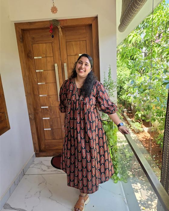 Anjali Kumar wearing Zoeymom