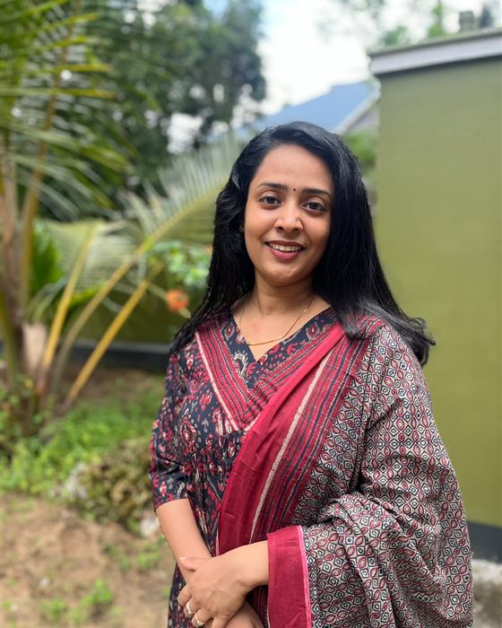 Steena Chacko wearing Zoeymom
